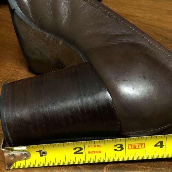 Shoes - Picture 5 of 7